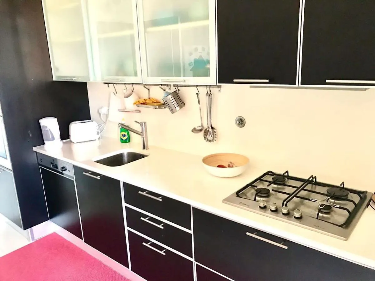 Luxury Part Of The City - Modern Apartment With Airconditioning - Near Subway Lisbon Portugal