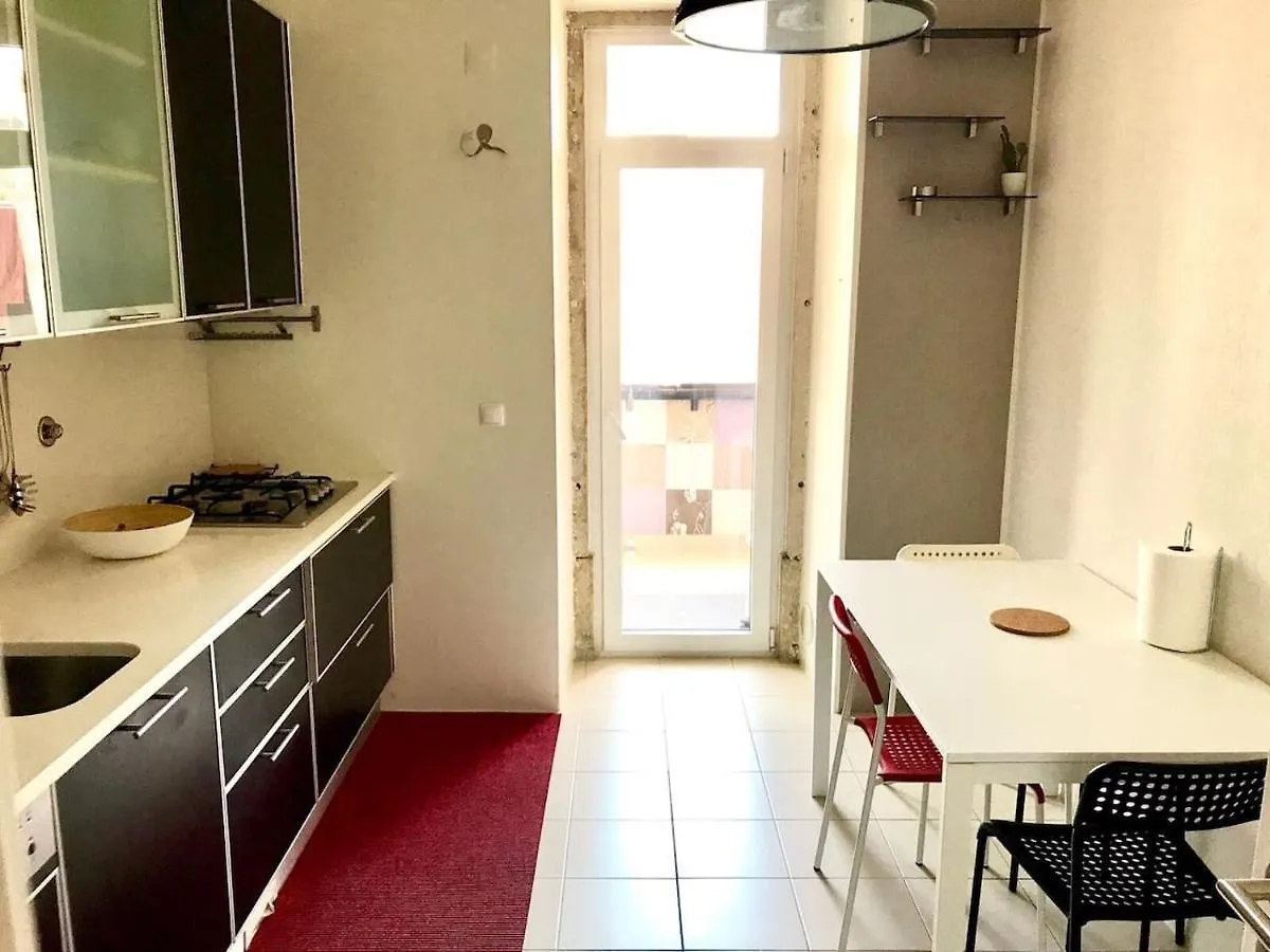 Luxury Part Of The City - Modern Apartment With Airconditioning - Near Subway Lisbon